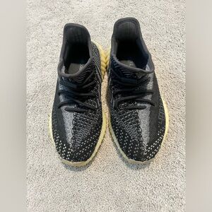Yeezy 350 Carbon